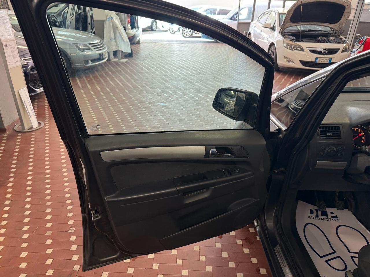 Opel Zafira 1.6 16V VVT Cosmo - 7 POSTI