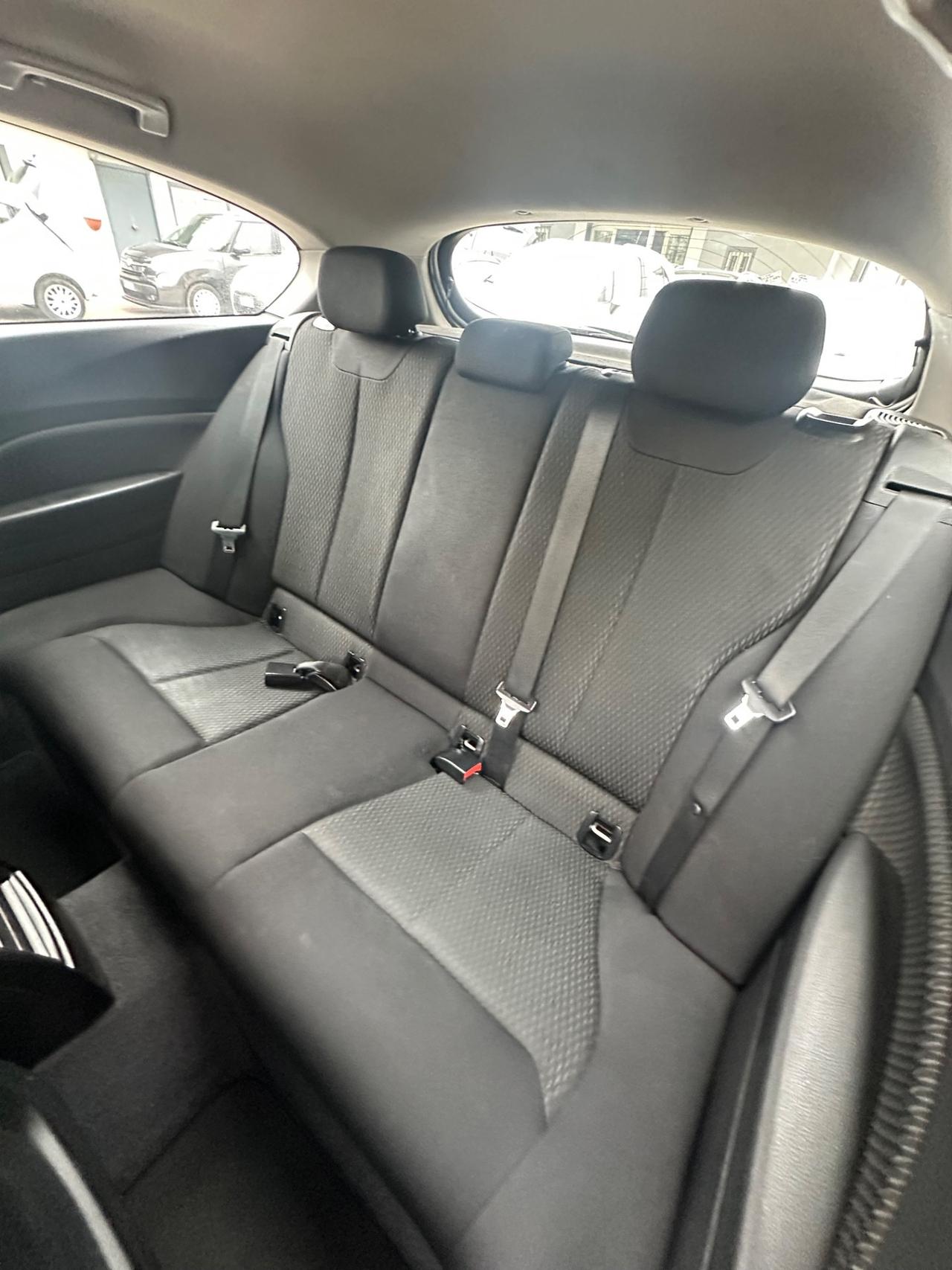 Bmw 114 114d 3p. Unique