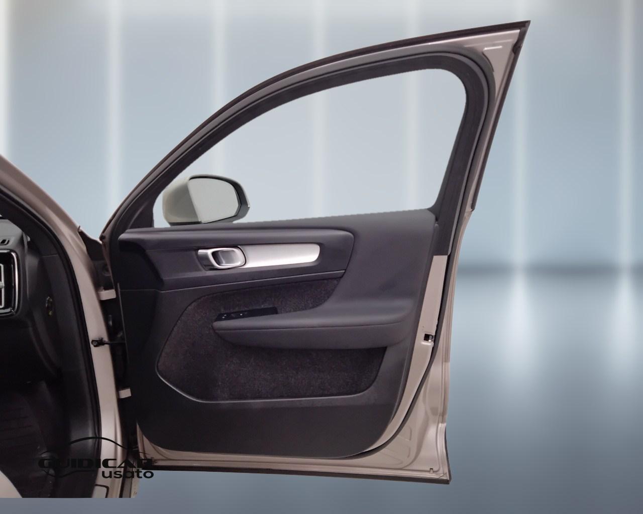 VOLVO XC40 2023 - XC40 1.5 t5 recharge phev Core auto