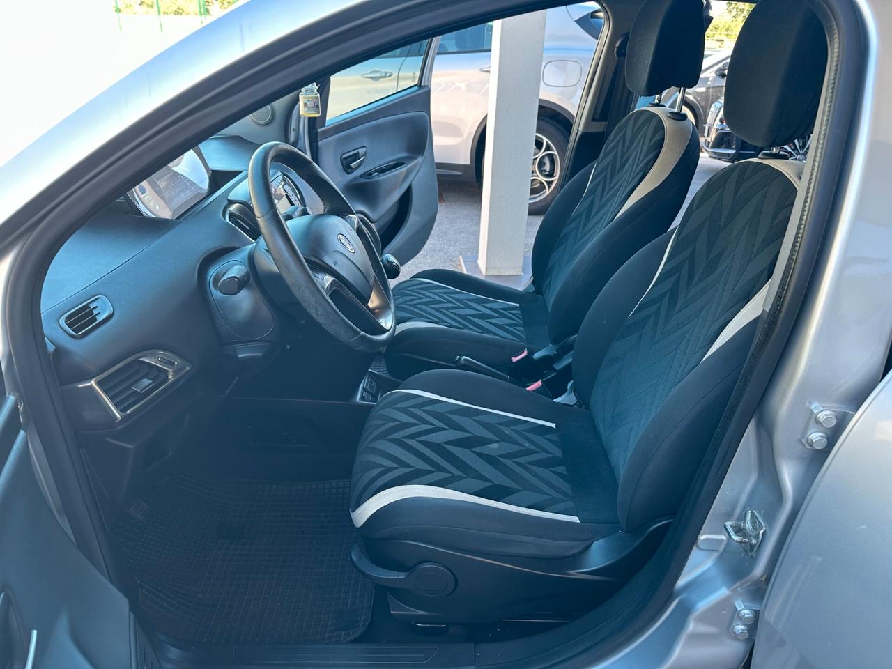 Lancia Ypsilon 1.3 MJT 16V 95 CV 5 porte S&S Gold