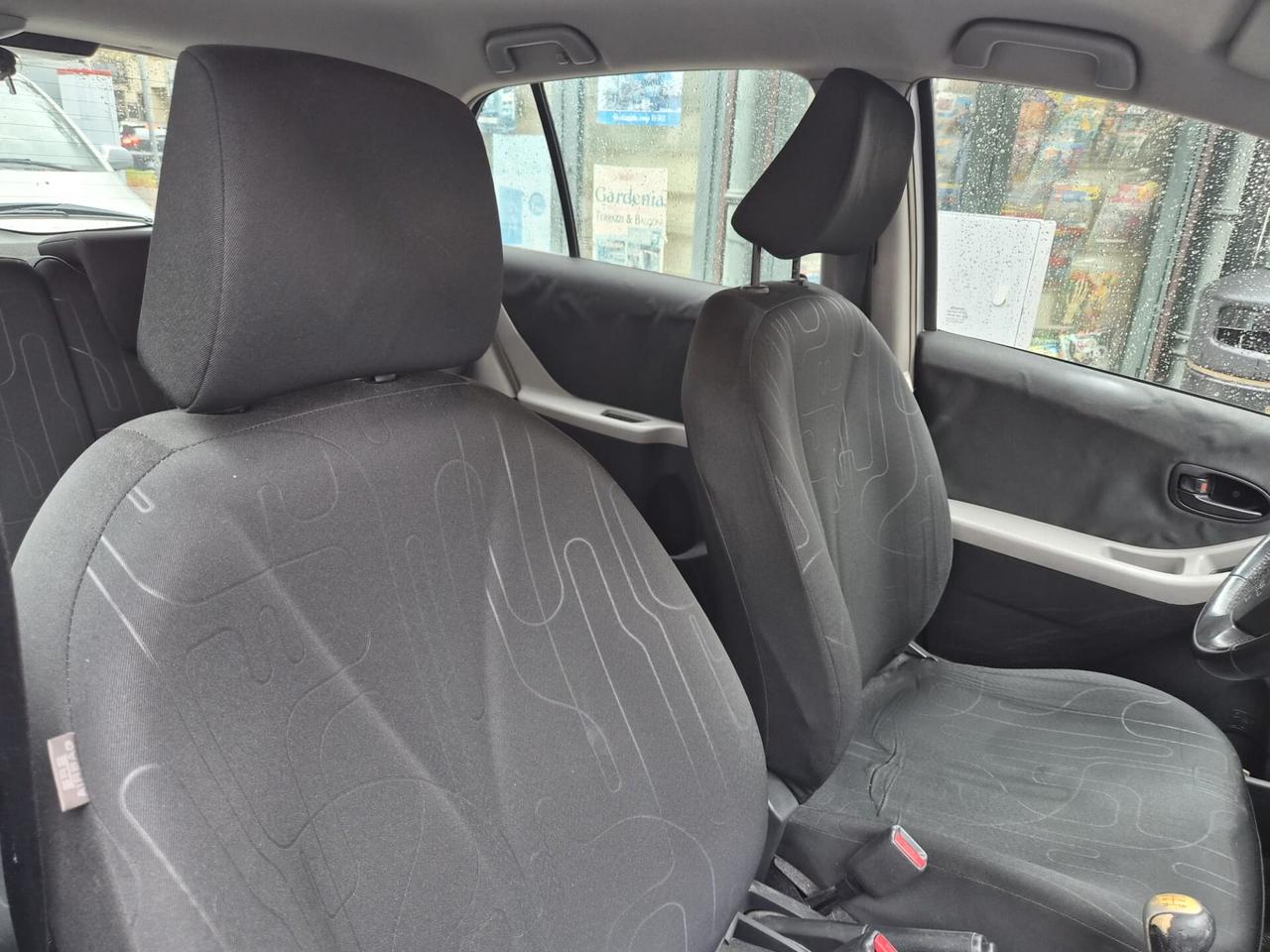 Toyota Yaris 1.0 5 porte