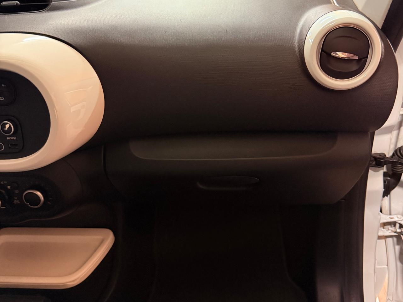 MERAVIGLIOSA RENAULT TWINGO CON SOLI 80.769 KM ADATTA A NEOPATENTATI