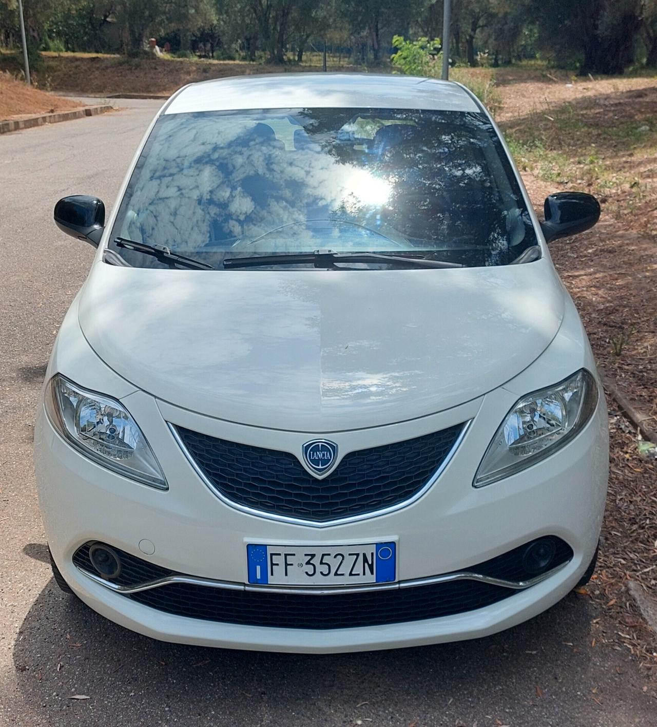 Lancia Ypsilon 1.2 69 CV 5 porte GPL Ecochic Gold