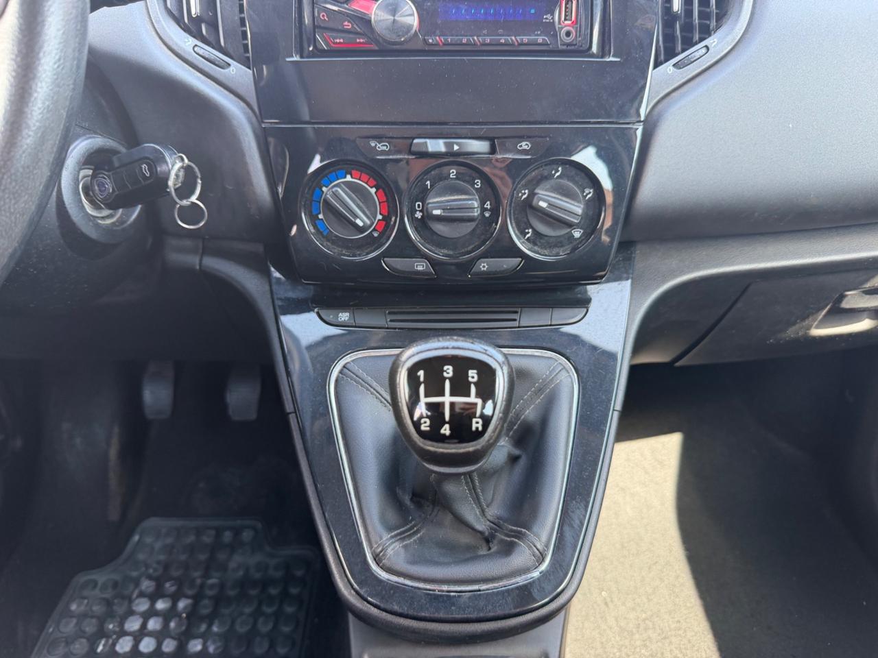 Lancia Ypsilon 1.2 69 CV 5 porte Platinum