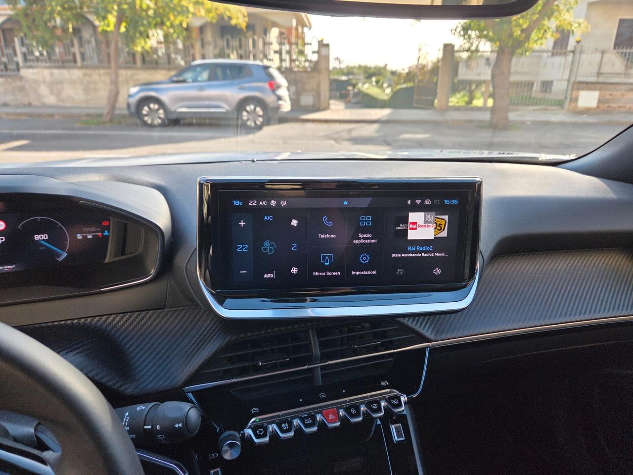 Peugeot 2008 PureTech 1.2 130 cv automatica