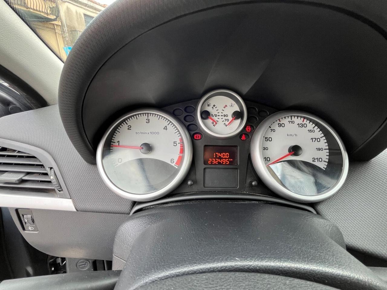 Peugeot 207 1.4 HDi 70CV FAP 5p. X Line