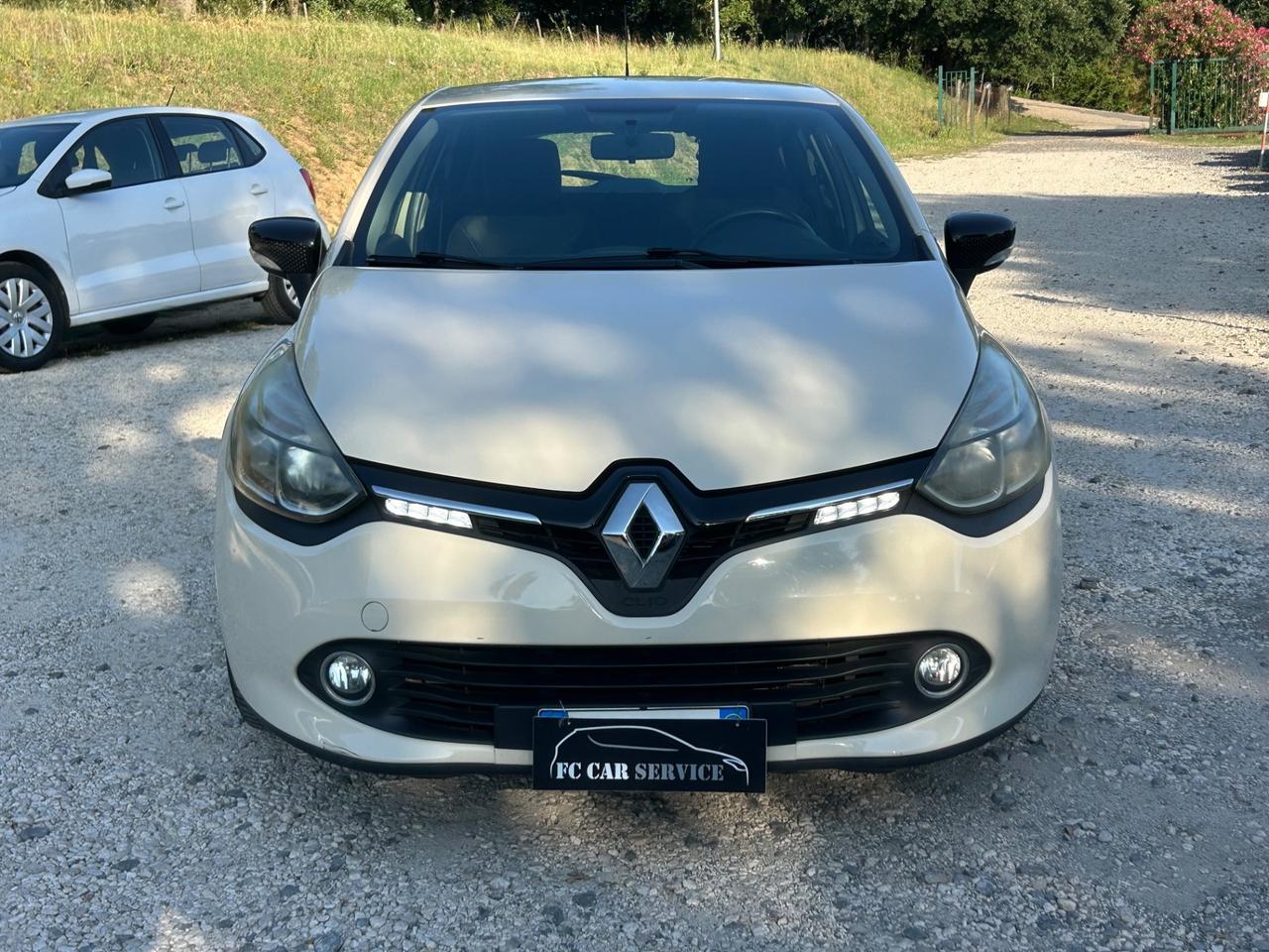 Renault Clio 1.2 75CV 5 porte Intens rate permute neopatentati
