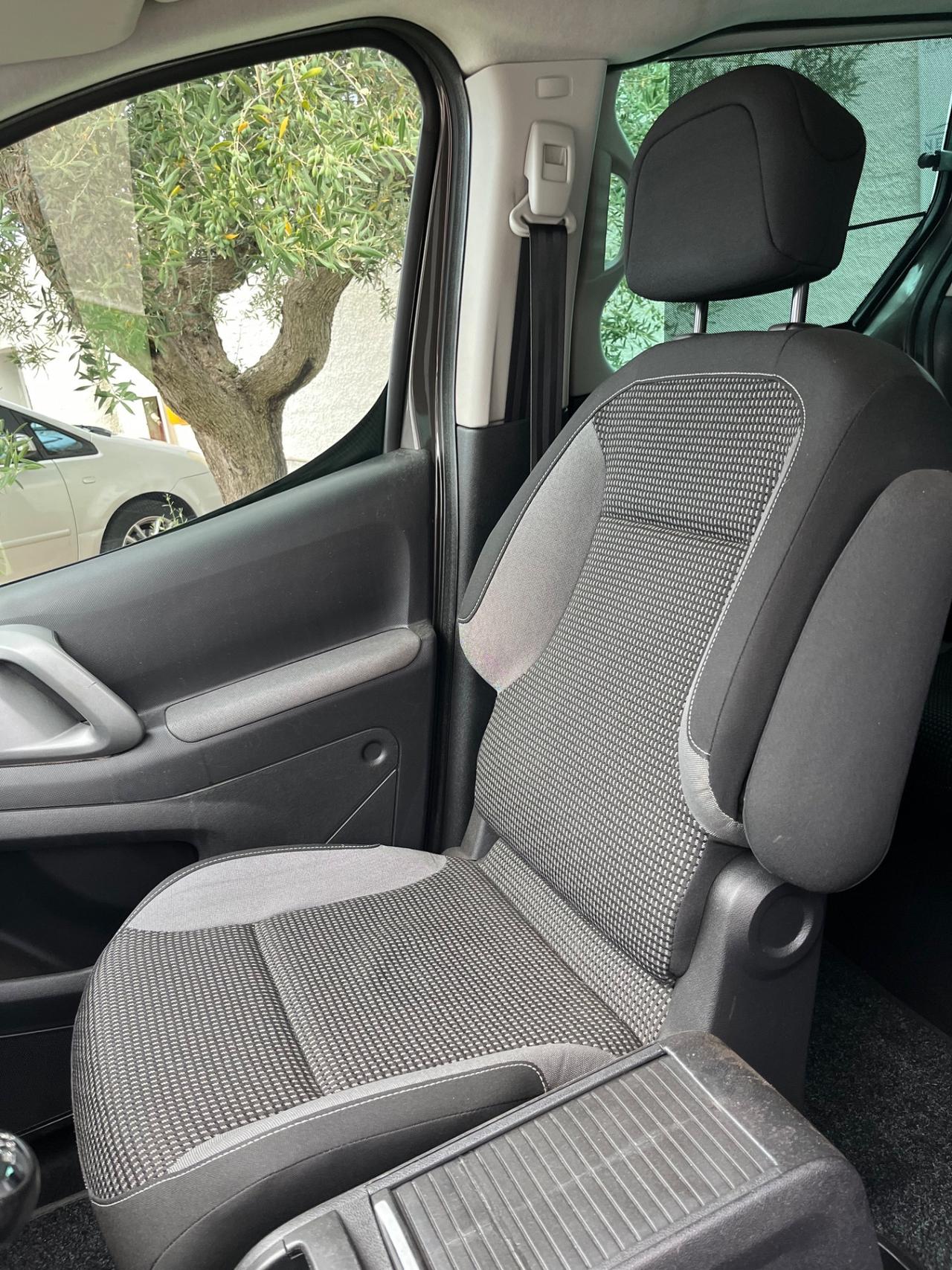 Peugeot Partner Tepee BlueHDi 120 S&S Outdoor