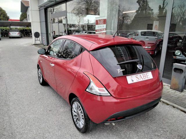 LANCIA Ypsilon 1.2 69 CV 5 porte Black & Red