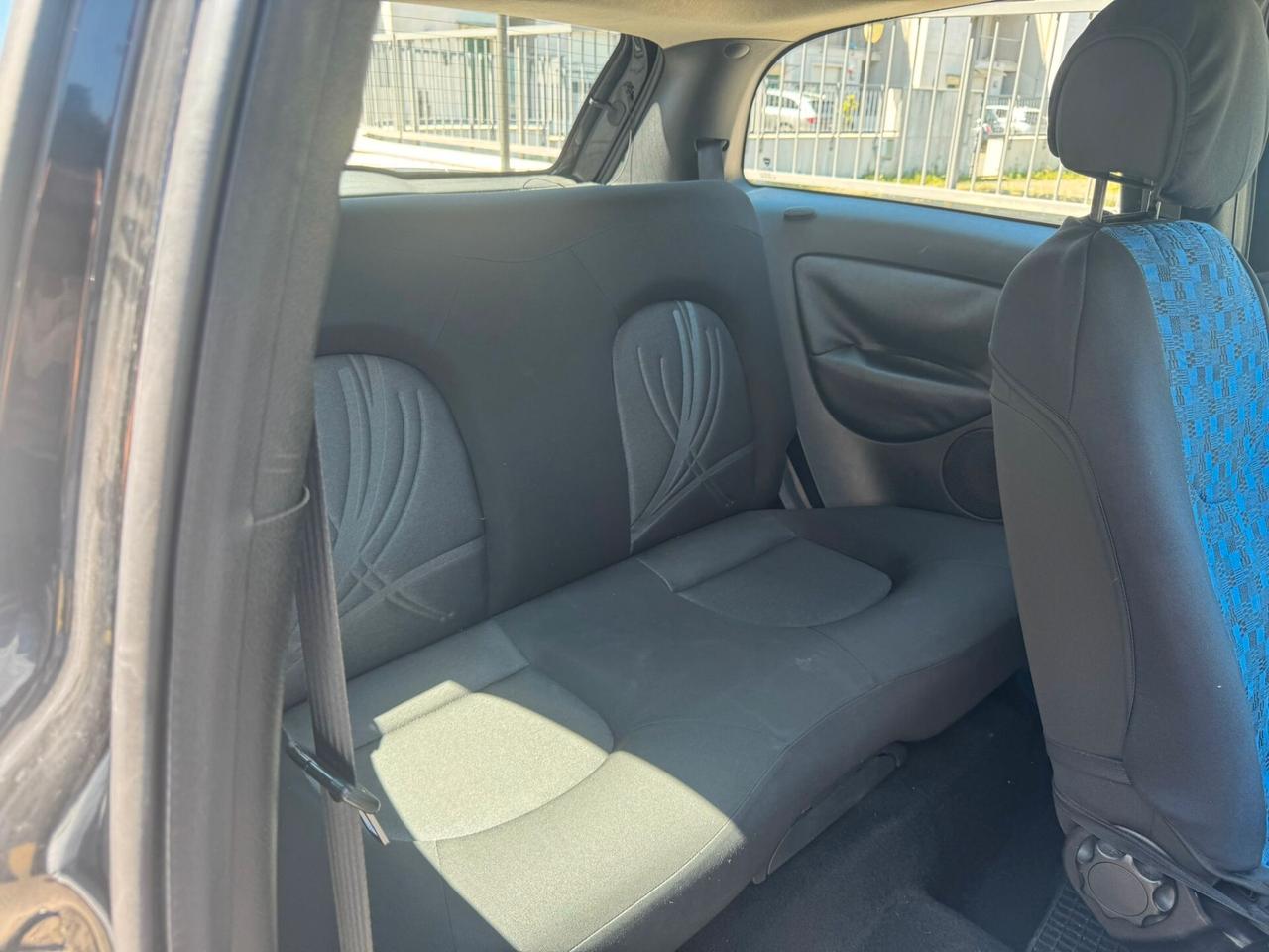 Lancia Ypsilon 1.3 MJT 75 CV Unyca