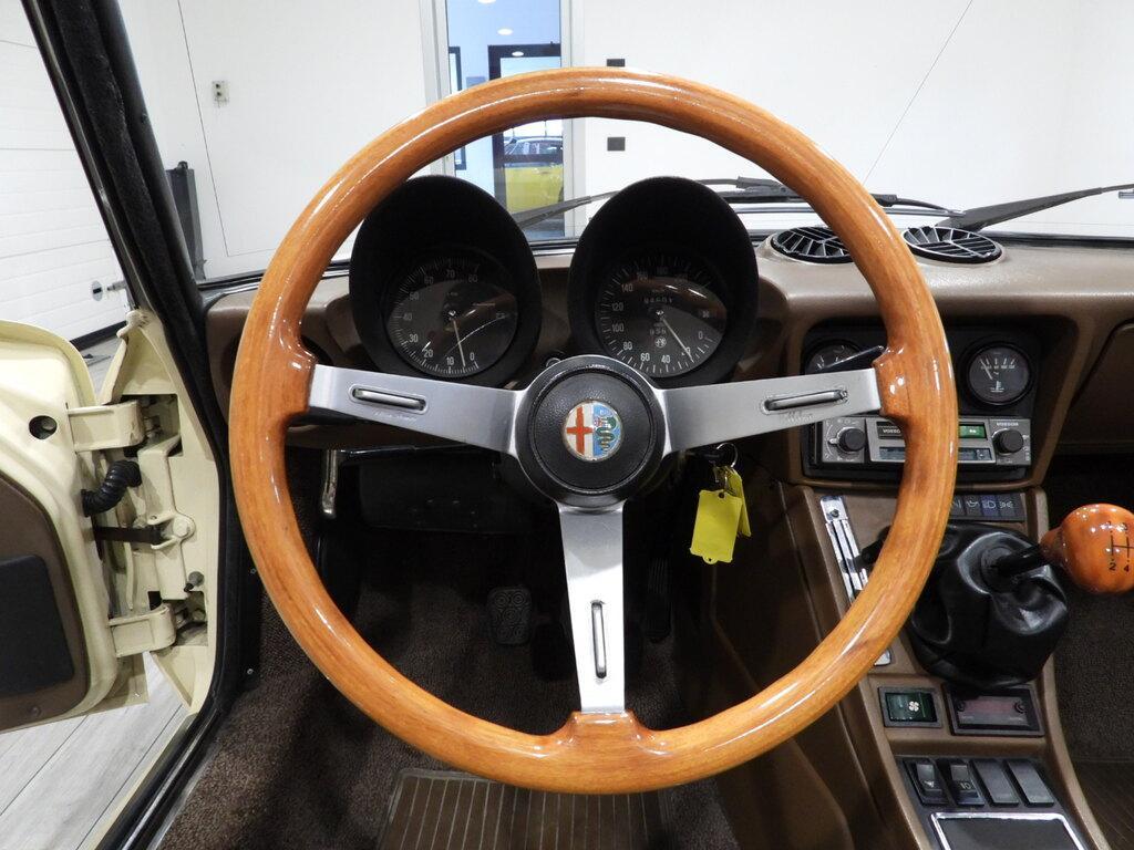 Alfa Romeo Spider 1.6