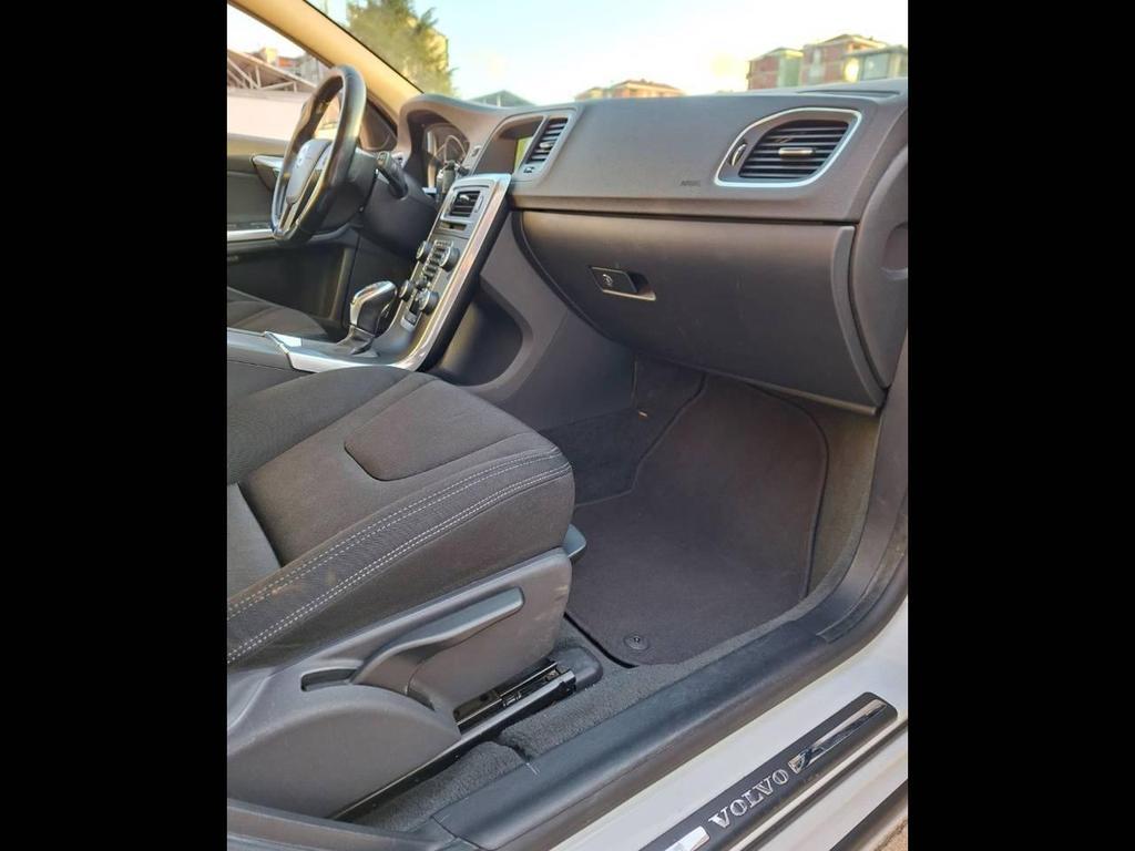 Volvo V60 2.0 D3 Momentum Geartronic