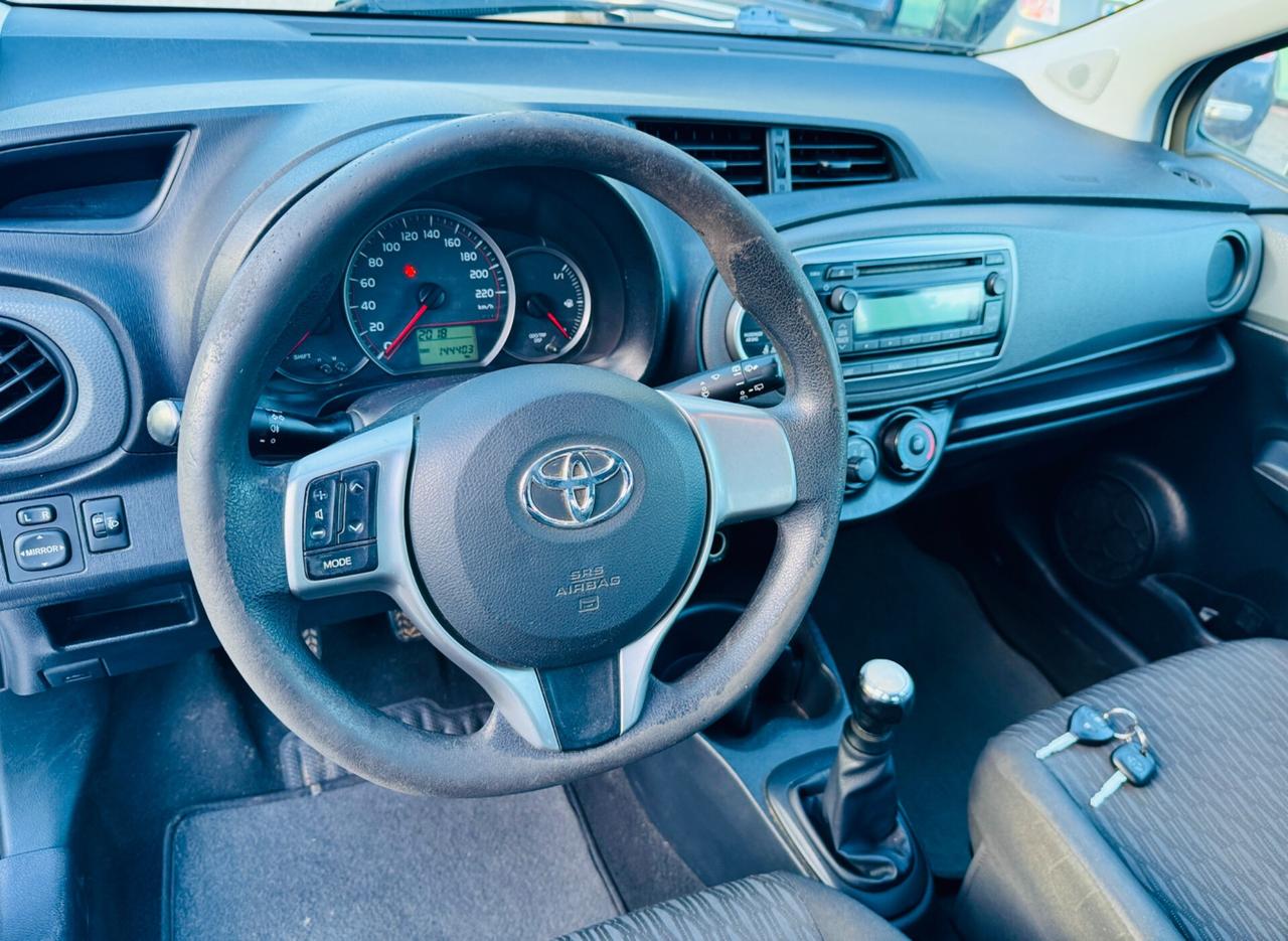 Toyota Yaris 1.0 5 porte Lounge OK NEOPATENTATI !!!