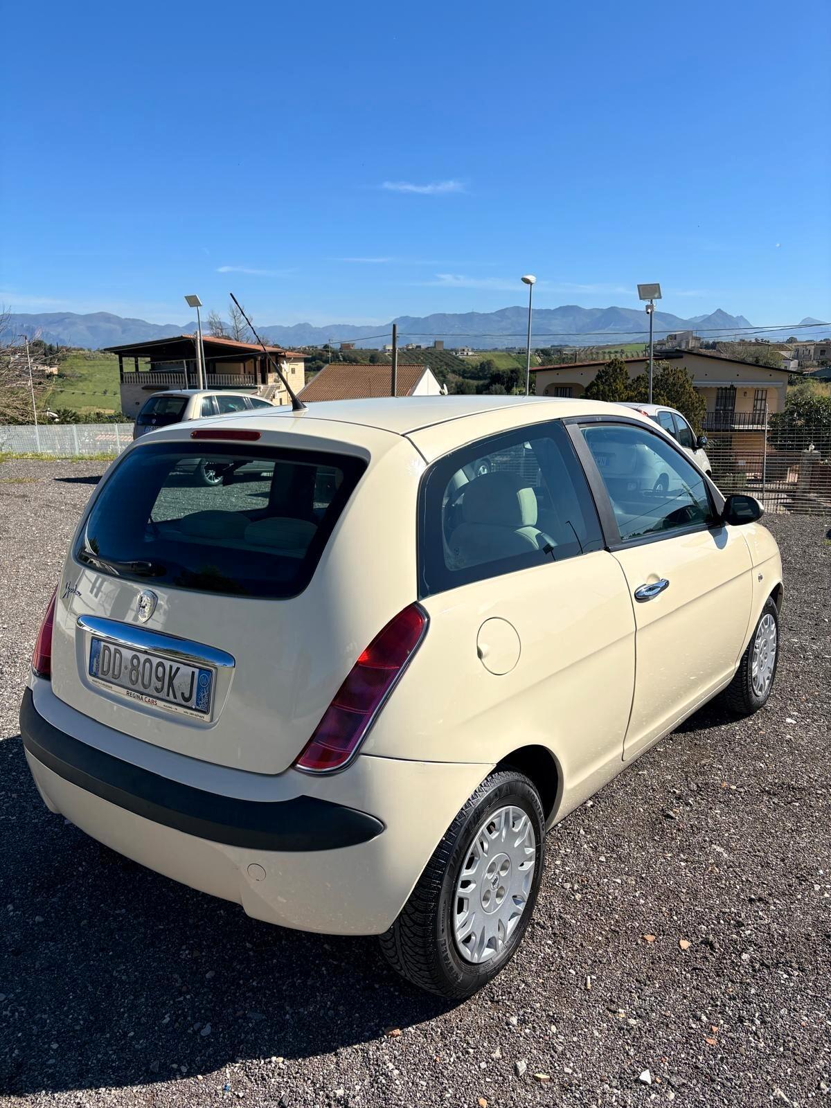 Lancia Ypsilon 1.2 Oro Giallo