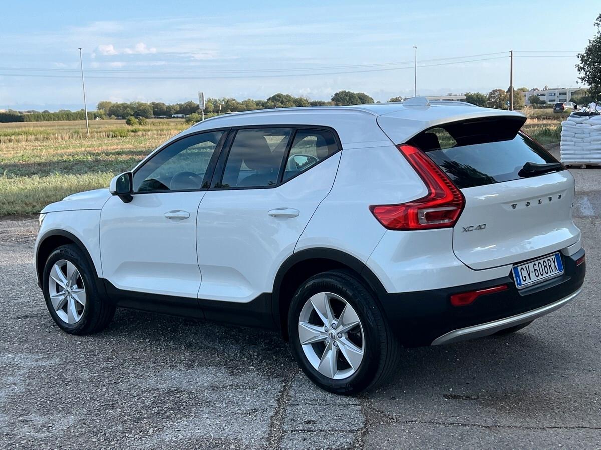 Volvo XC40 B3 automatico Core
