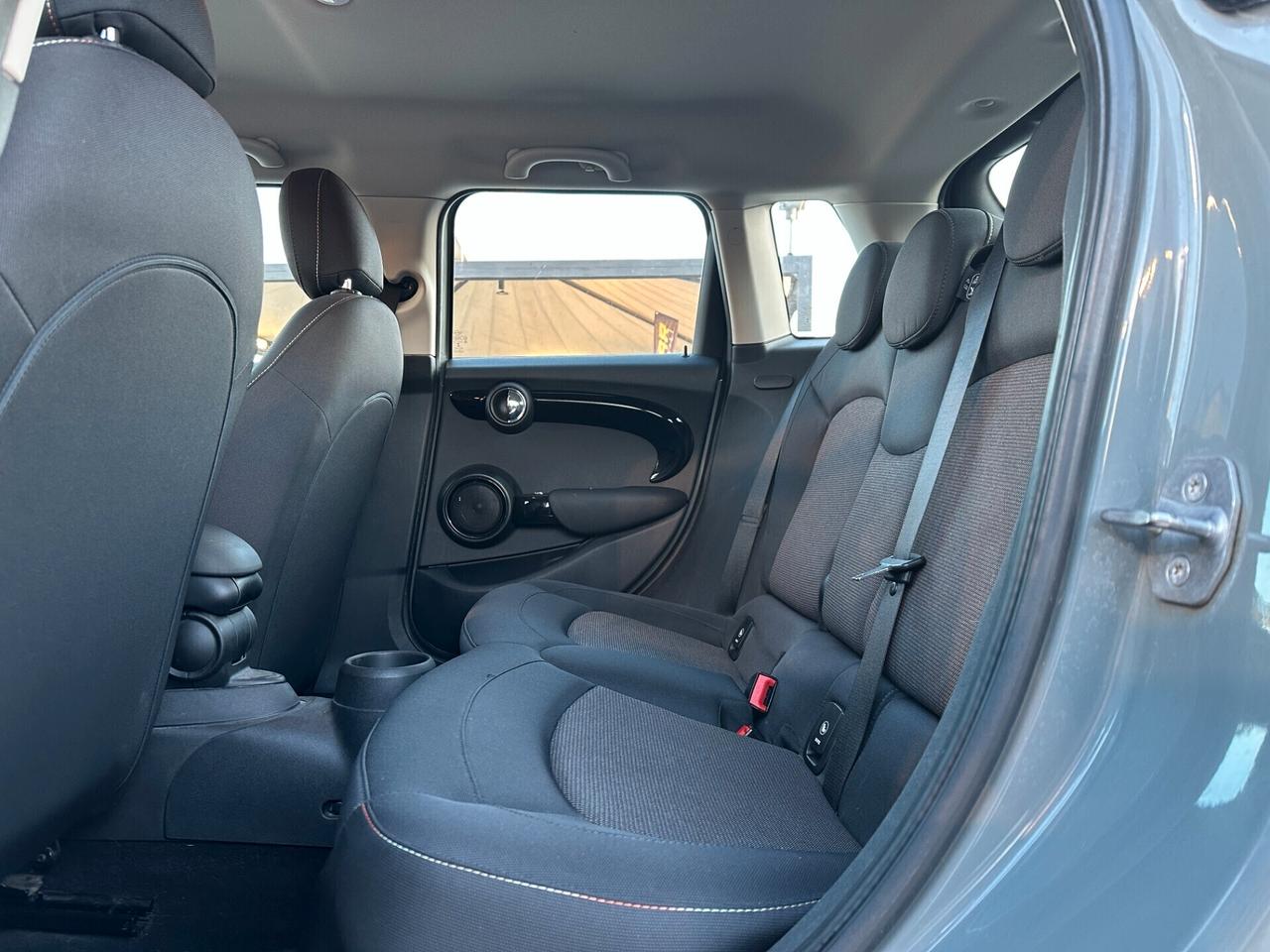 MINI Cooper D 1.5 115 CV 5 porte Business XL