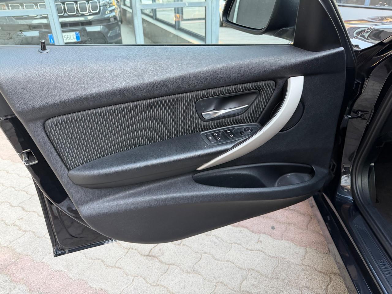 Bmw 318 d 143 CV Modern Cambio Autom 2015