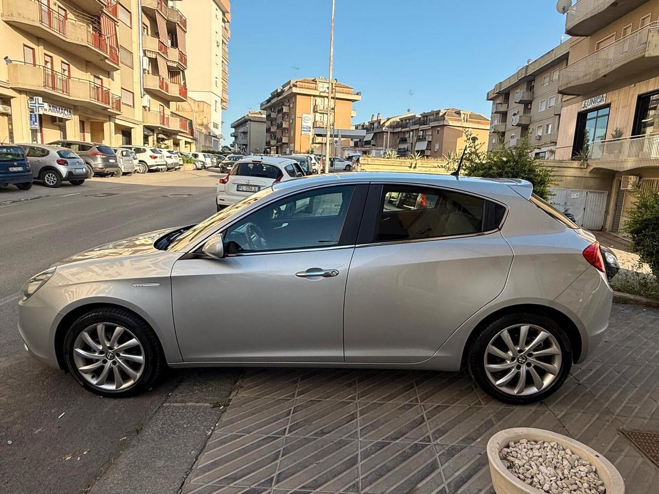 Alfa Romeo Giulietta 1.6 JTDm-2 105 CV Exclusive