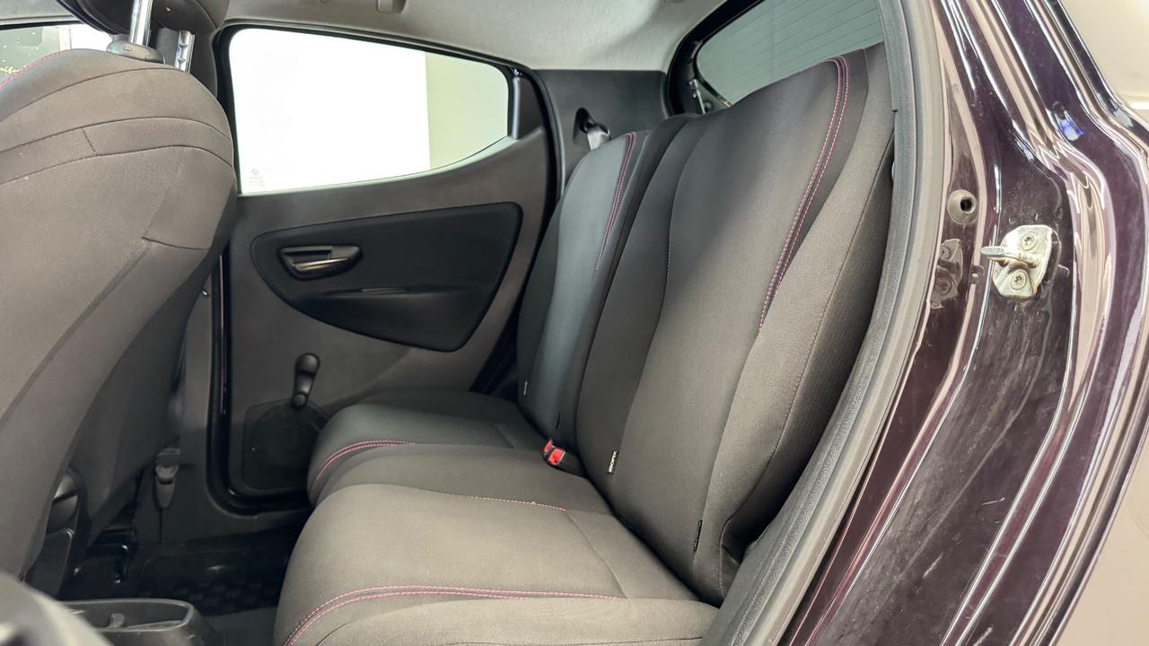 Lancia Ypsilon 0.9 TwinAir 85 CV 5 porte Metano Ecochic Elefantino