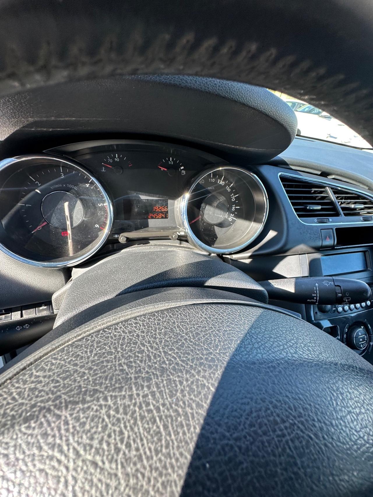 Peugeot 3008 1.6 HDi 112CV Business