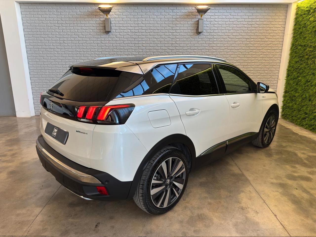 Peugeot 3008 Hybrid4 300 e-EAT8 GT Line