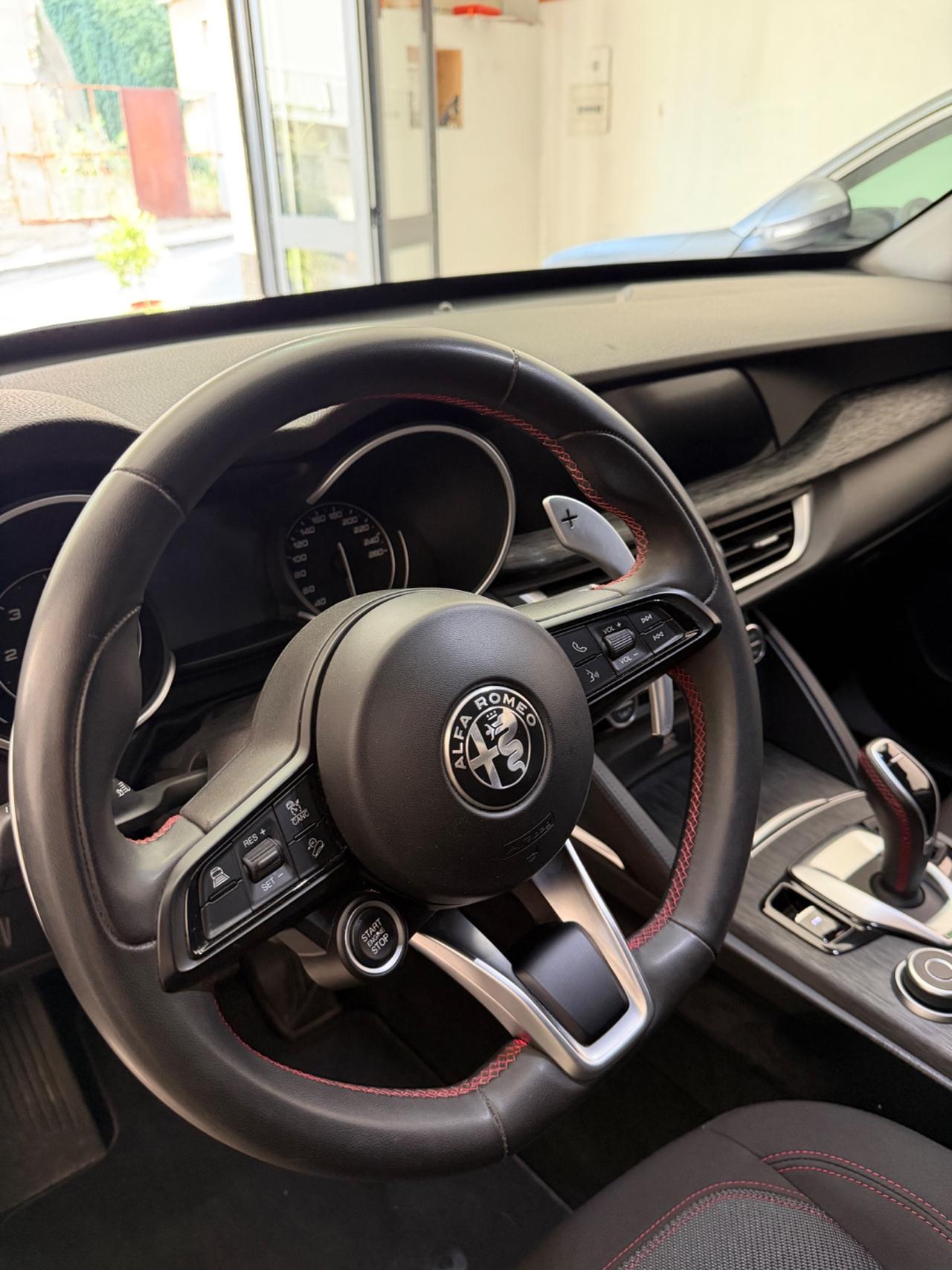 Alfa Romeo Stelvio Rosso edizione