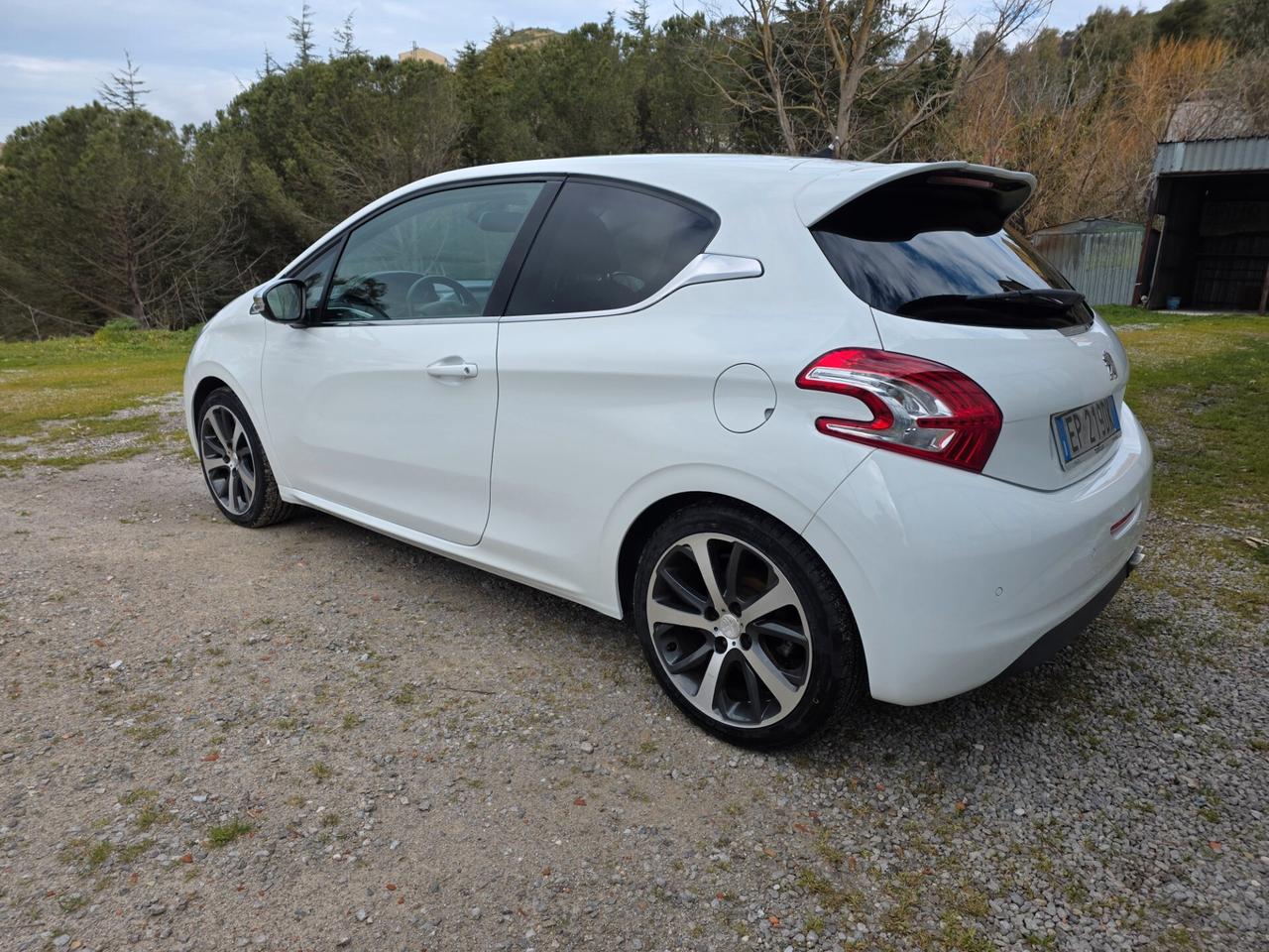Peugeot 208 1.6 THP 156 CV 3 porte pre GTi