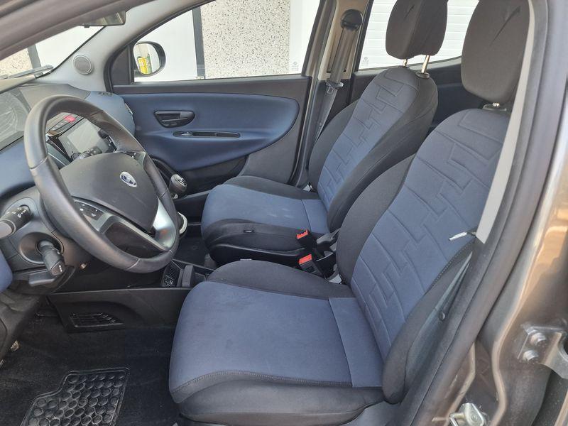 LANCIA Ypsilon 1.0 firefly hybrid Platino s&s 70cv