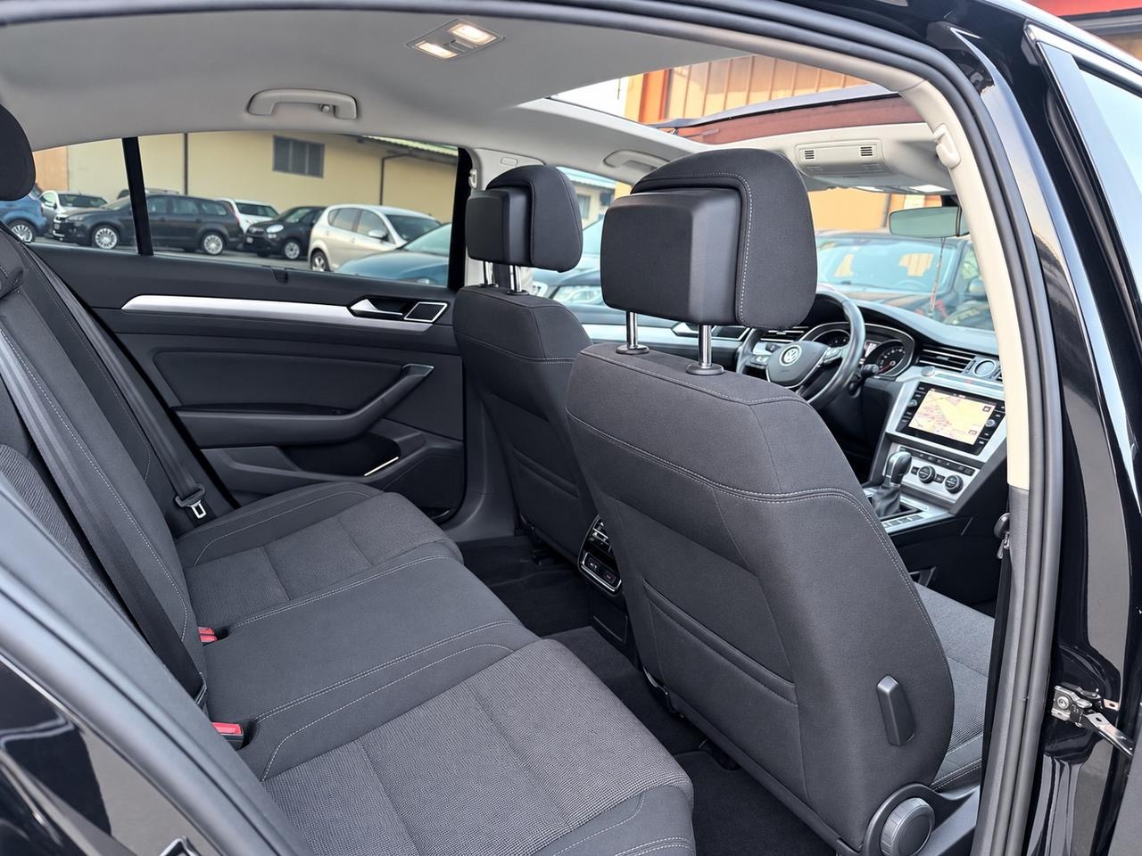 Volkswagen Passat 1.6 TDI 120CV NEOPATENTATI DSG EUR6