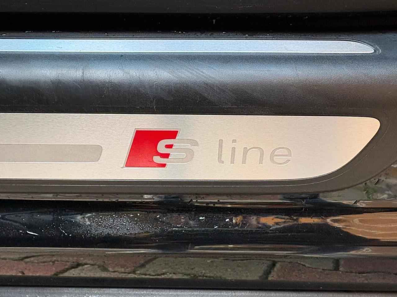 Audi Q3 2.0 TDI 120 CV S-LINE