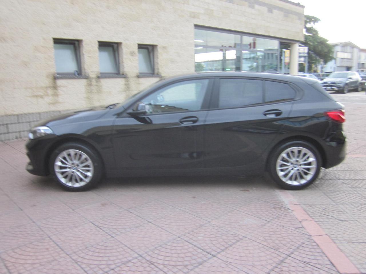 Bmw 116d 5p. Business Advantage