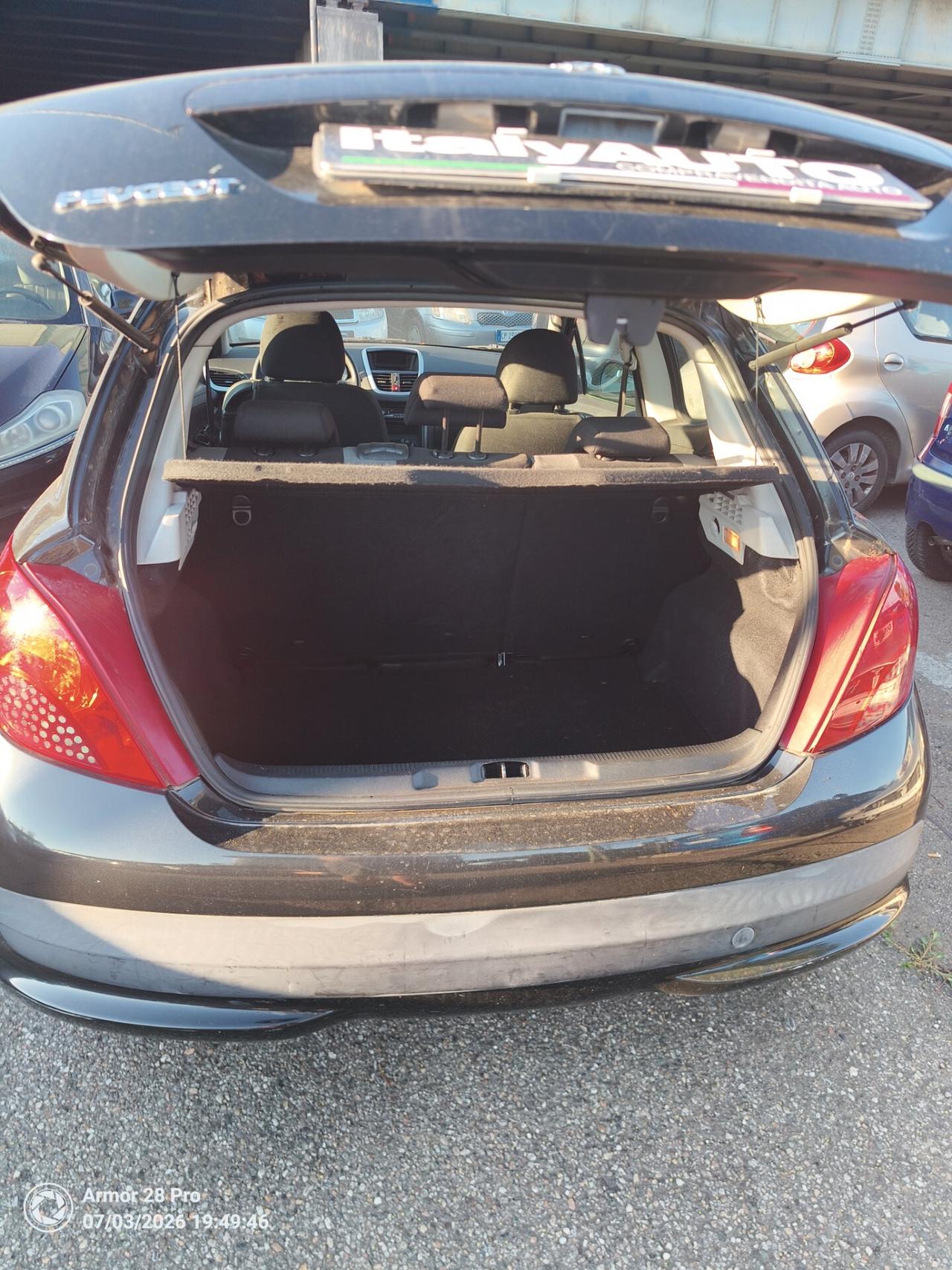 Peugeot 207 1.4 8V 75CV 3p. ONE Line