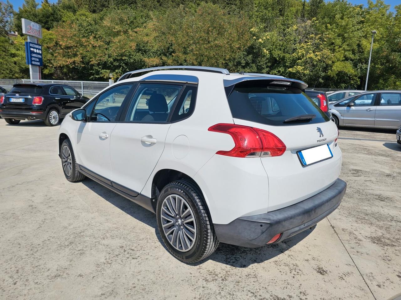Peugeot 2008 1.4 HDi 68CV Active + GANCIO TRAINO