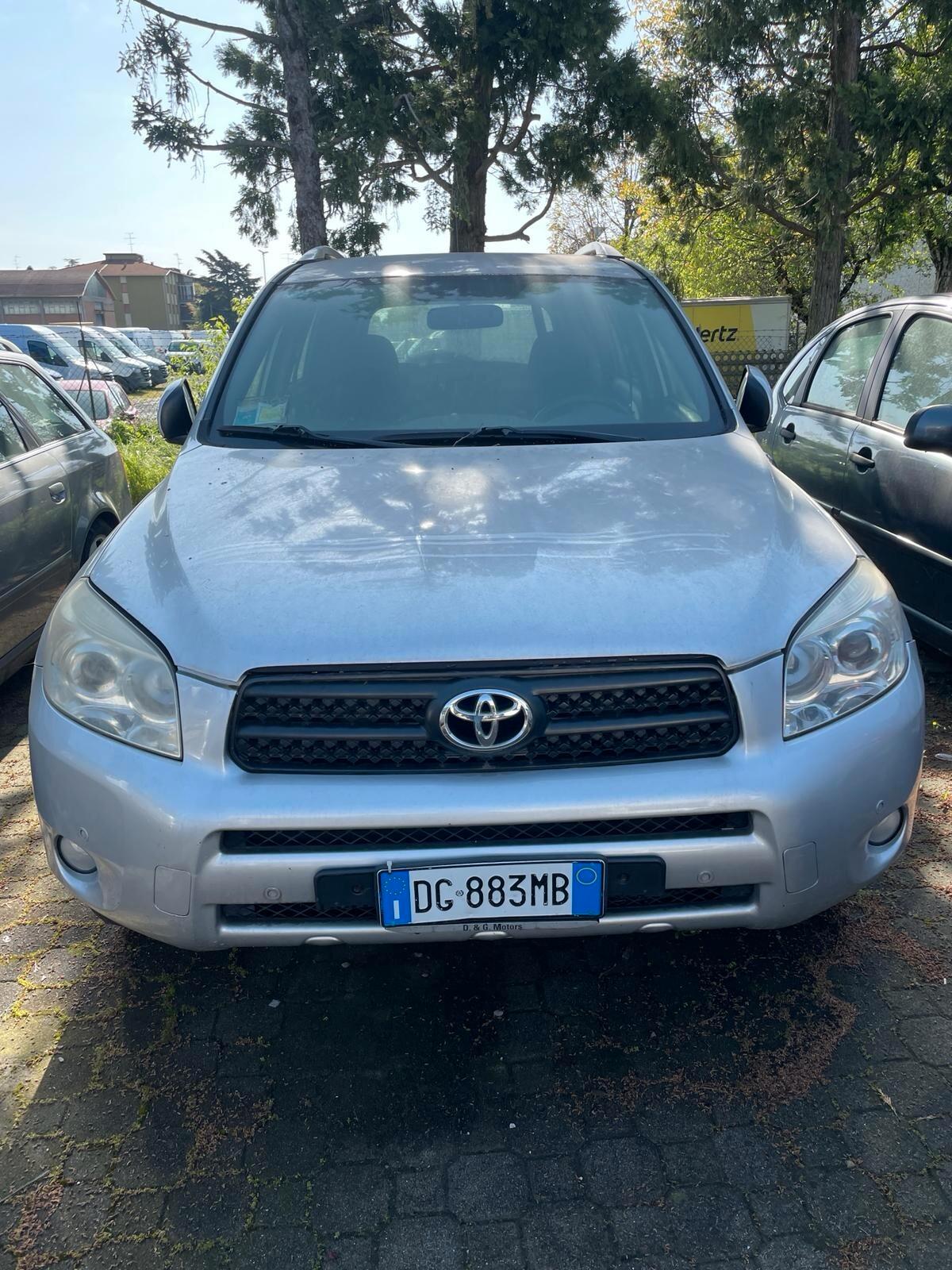 Toyota RAV 4 RAV4 2.2 D-4D 136 CV Luxury PER COMMERCIANTI