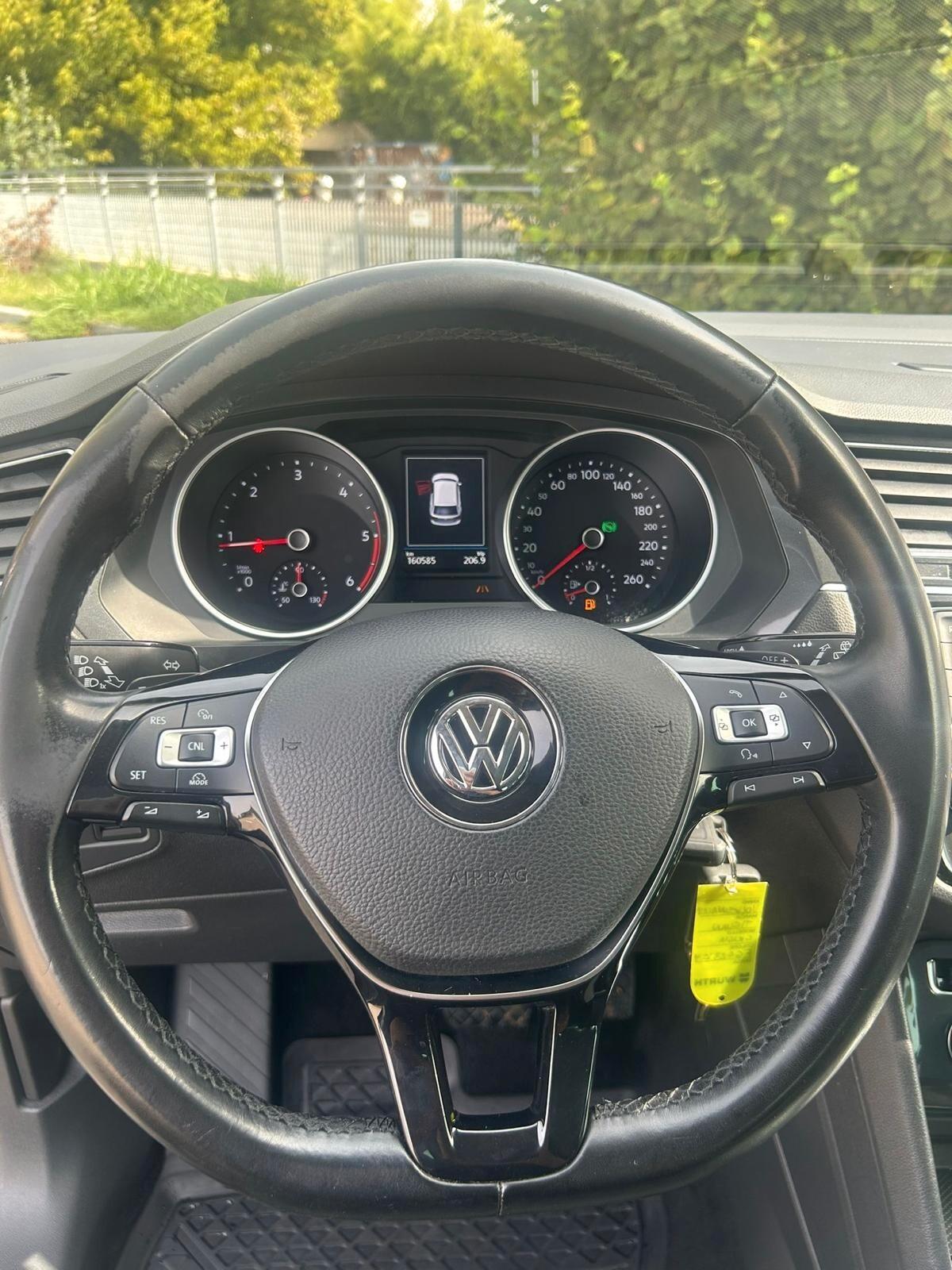 Volkswagen Tiguan 2.0 TDI SCR DSG 4MOTION Business BMT