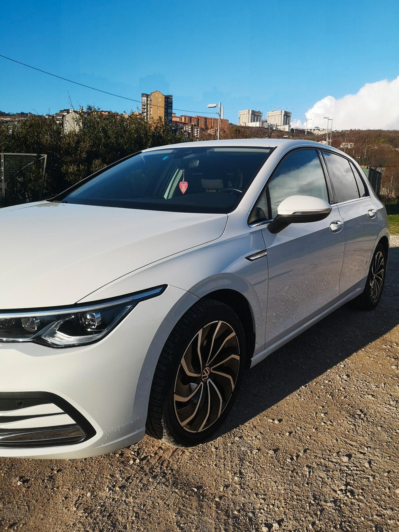 Volkswagen Golf 1.5 eTSI 150 CV R-Line