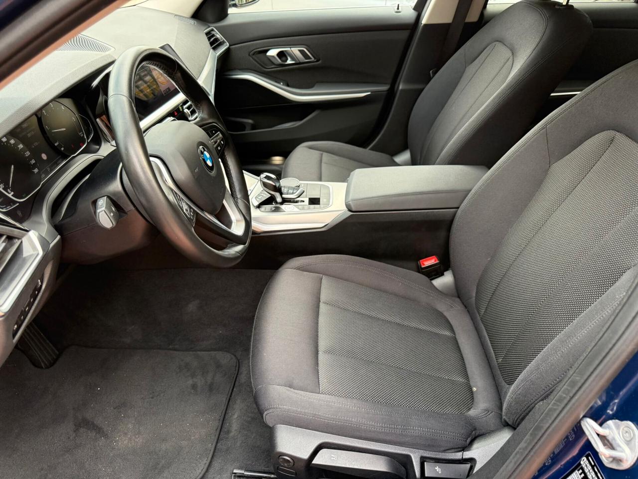 Bmw 318d 4p. mhev 48V Business Advantage