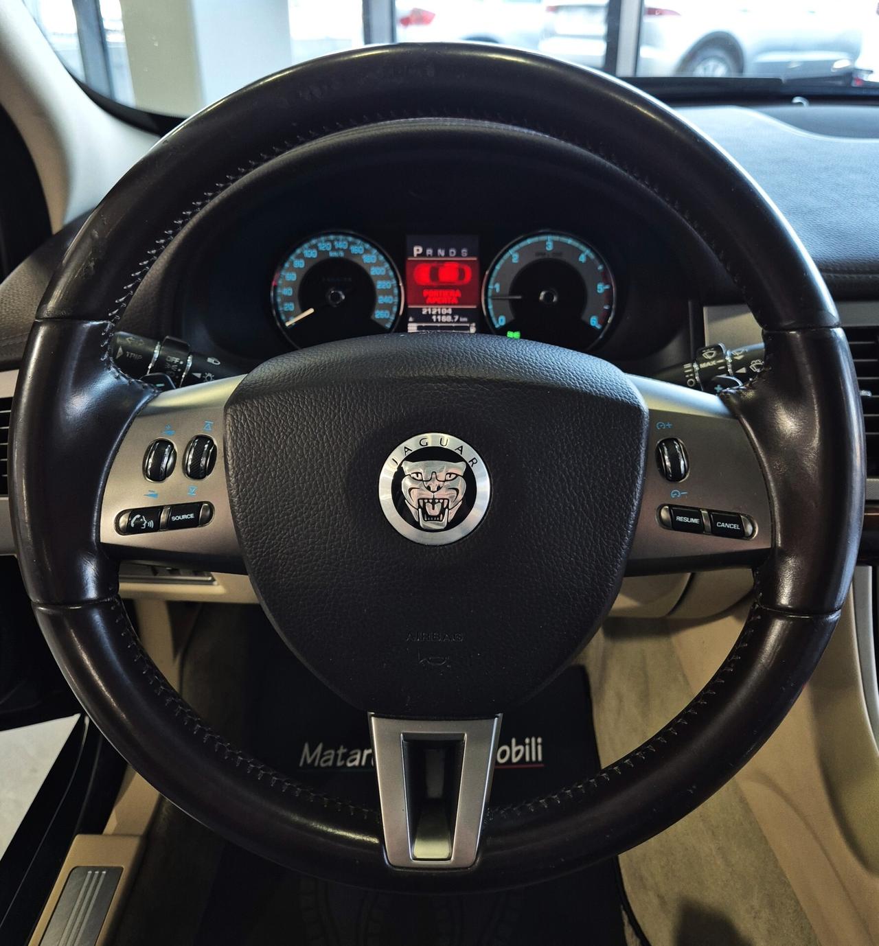 Jaguar XF 3.0d 241cv V6 Pelle Navi Finanziabile