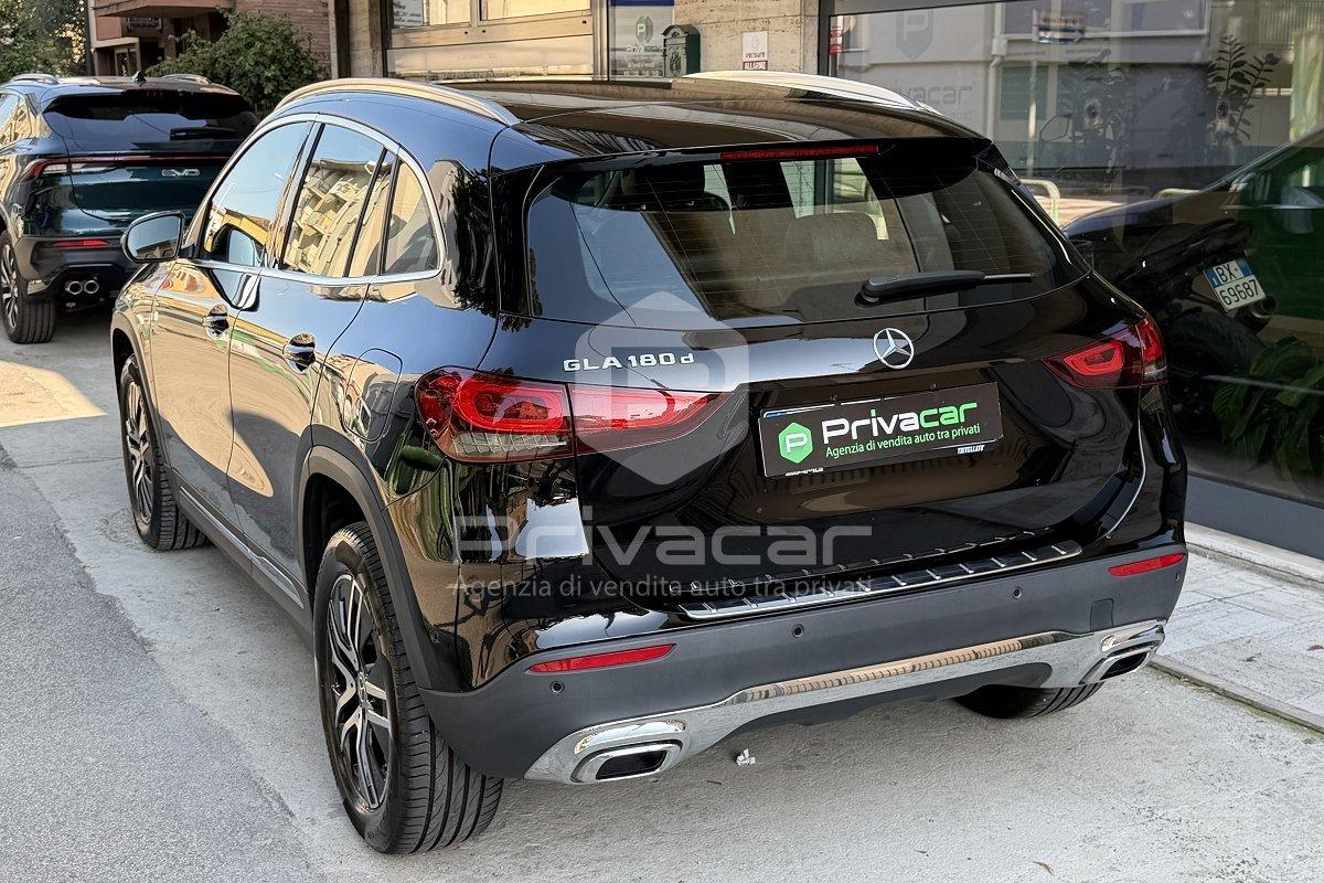 MERCEDES GLA 180 d Automatic Sport