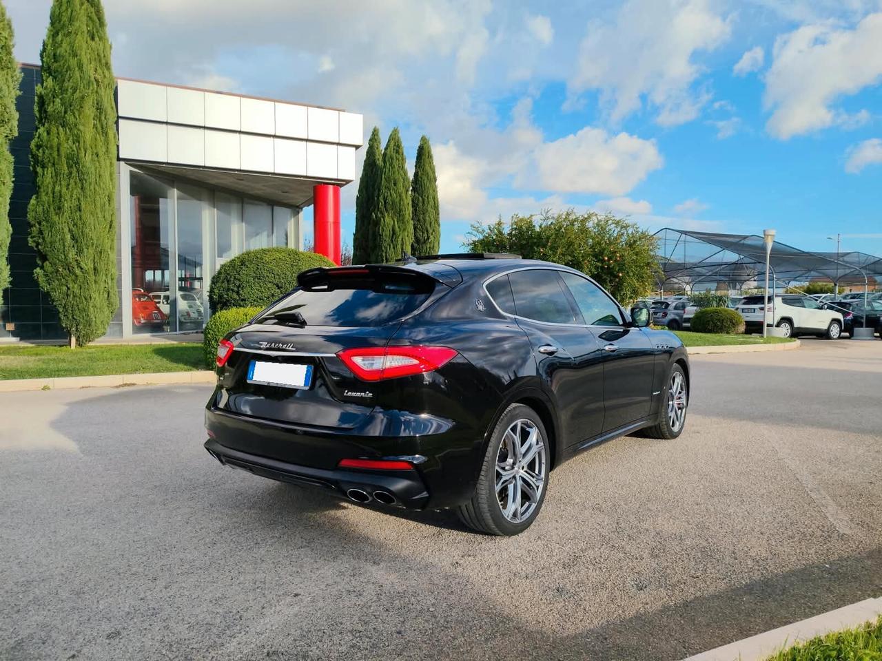 Maserati Levante V6 Diesel 275 CV AWD Gransport