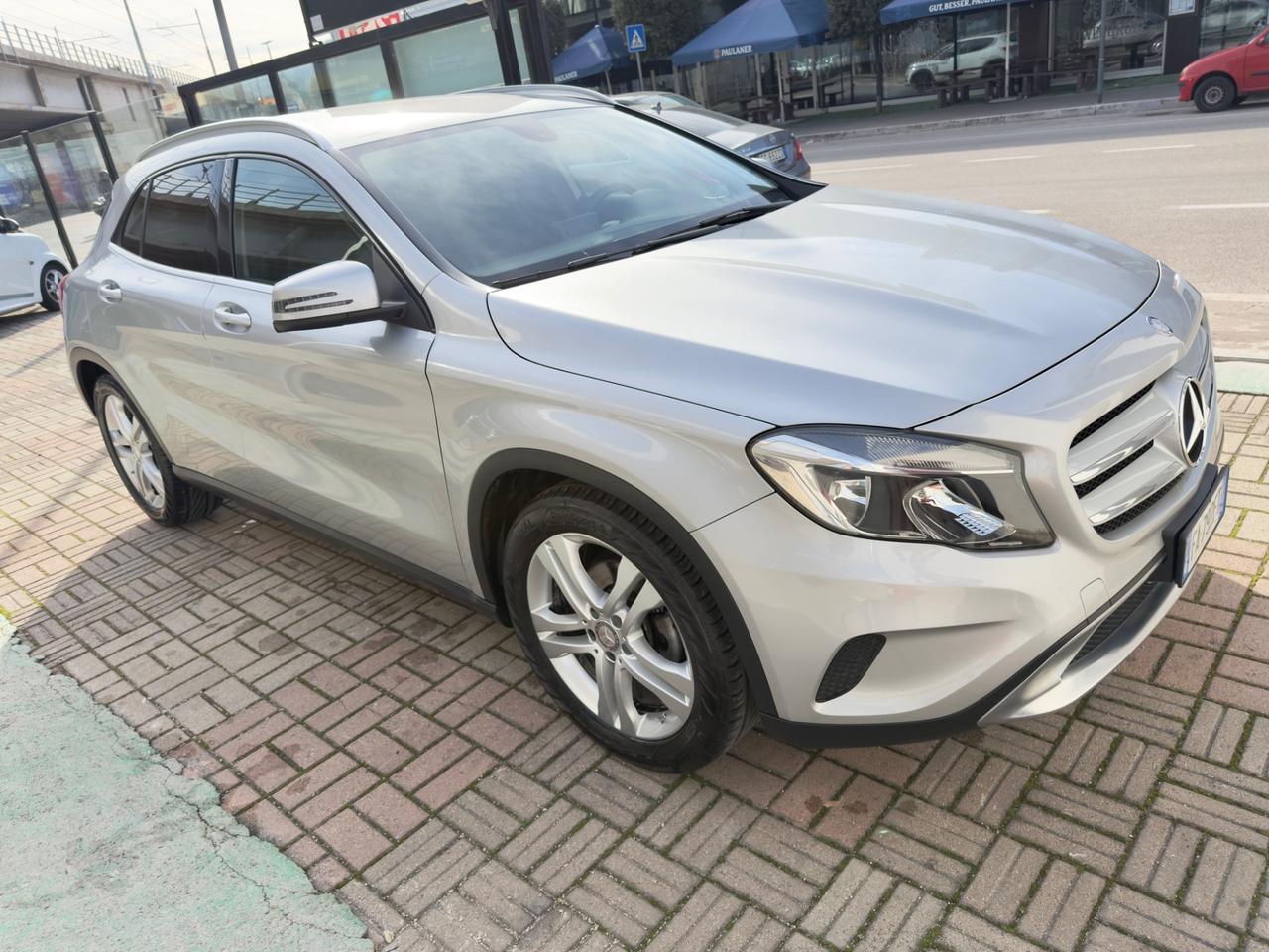 Mercedes GLA 180 d Sport - GARANZIA