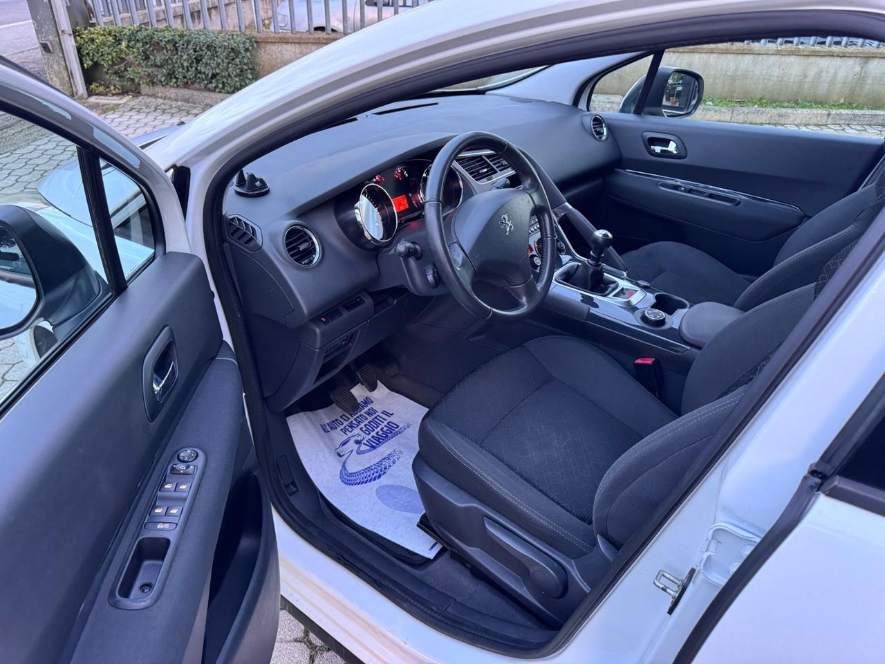 Peugeot 3008 1.6 HDi 115CV Business