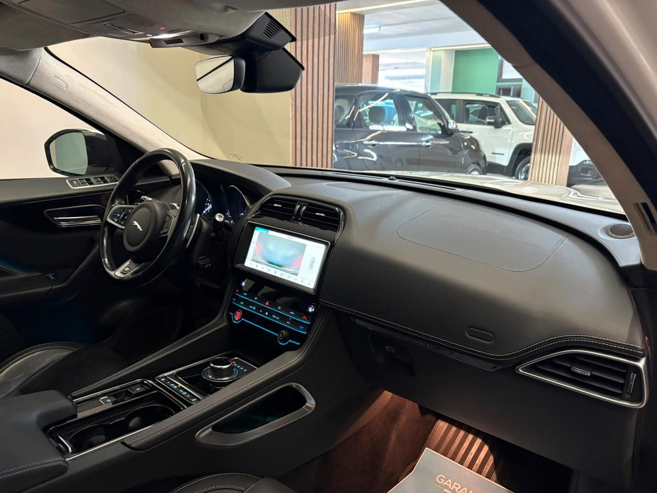 Jaguar F-Pace 2.000cc D 240 CV AWD aut. R-Sport