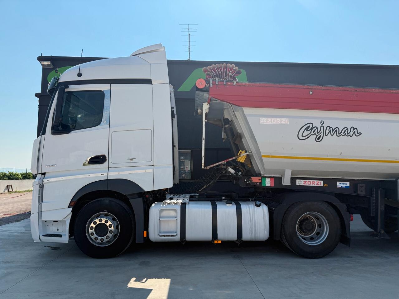 Mercedes Benz Actros 1845 Retarder Kipphydraulik ADR Euro6