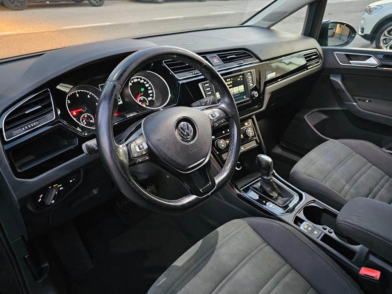 Volkswagen Touran 2.0 TDI 150cv DSG Highline*Navi*7Posti*Euro6*