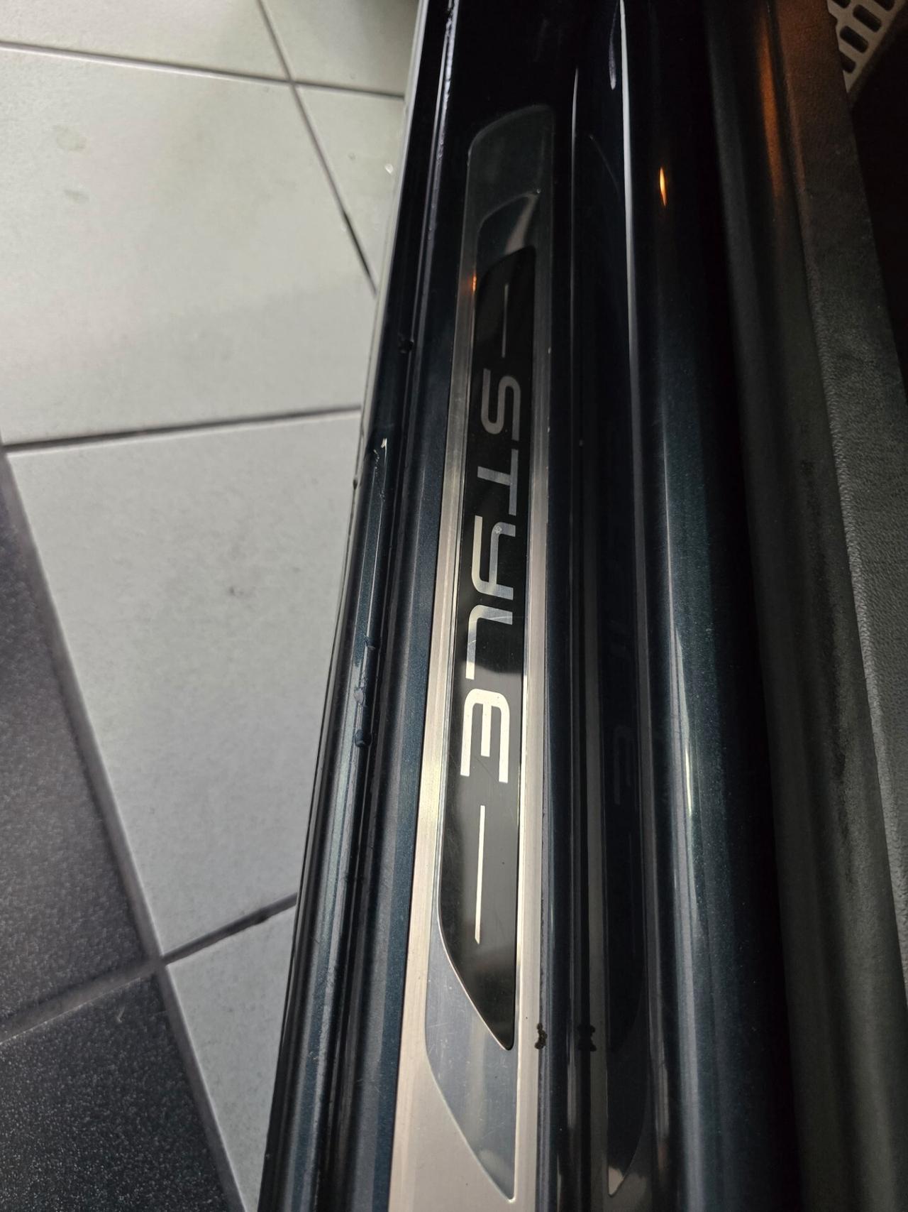 Volkswagen Golf 1.6 TDI 5p. Highline Style