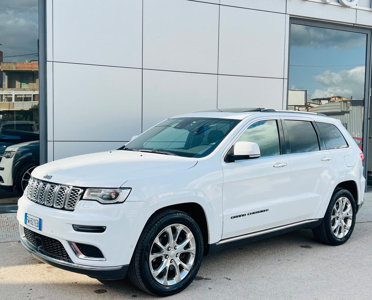 Jeep Grand Cherokee 3.0 V6 Summit possibilità noleggio no scoring