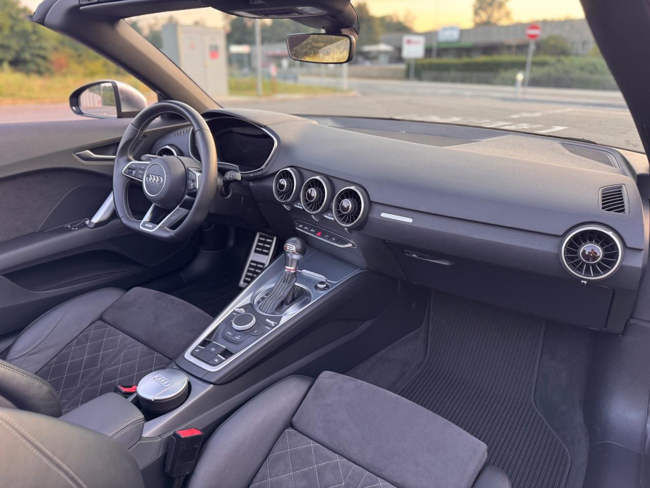 Audi TTS Roadster 2.0 TFSI 310 CV quattro S tronic