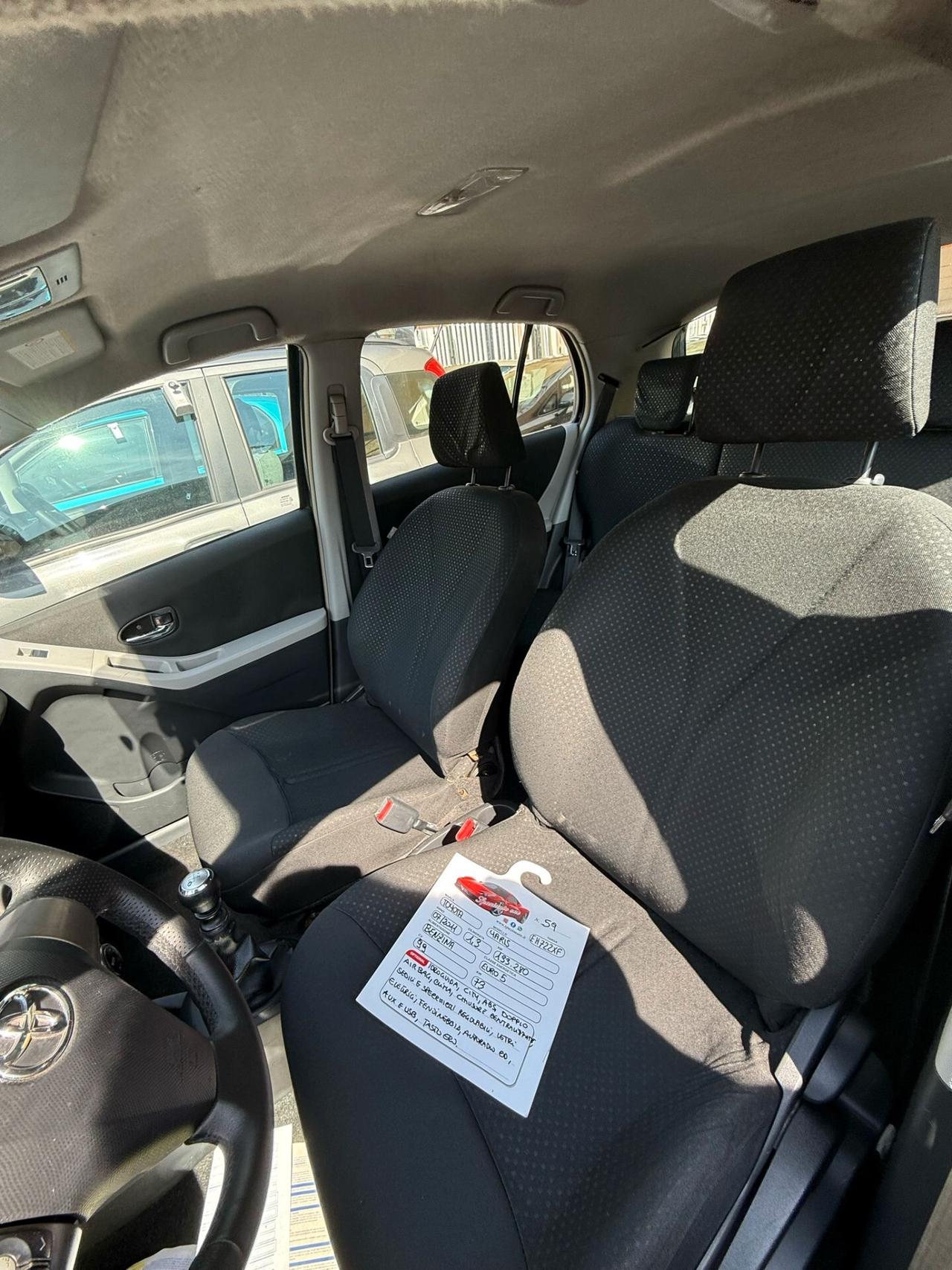 TOYOTA YARIS 1,3 BENZ.