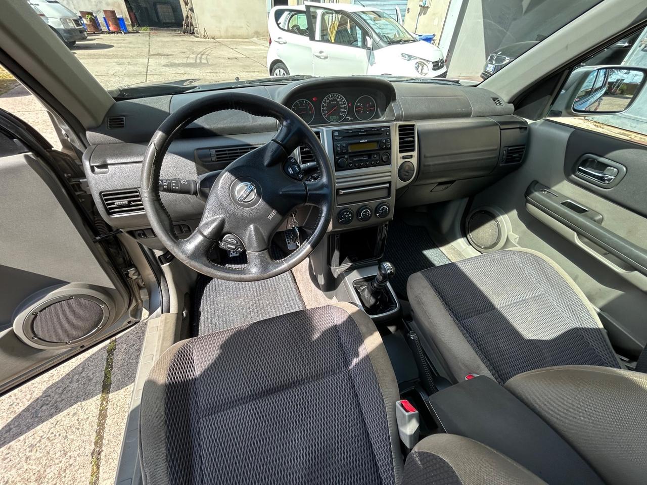 Nissan X-Trail 2.2 dCi Sport Columbia